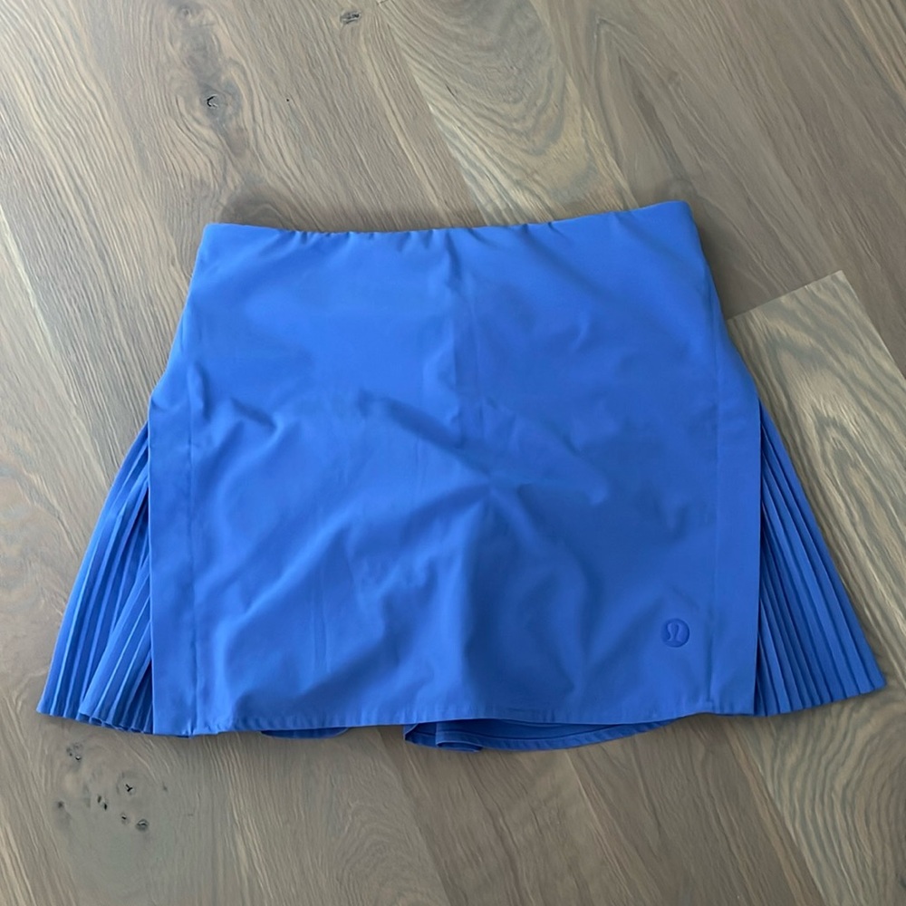 Lululemon Play off the Pleats Skirt Size 4 Tall Blue
